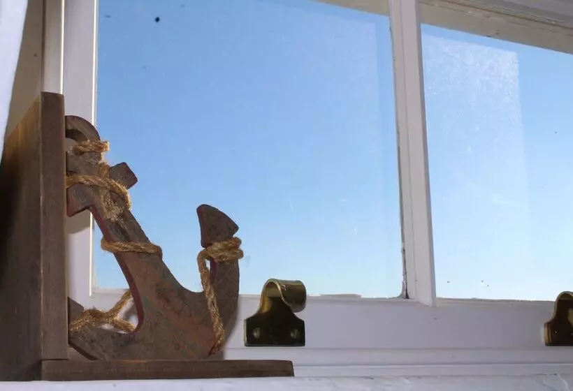 בית מלון כפרי The Ship Inn