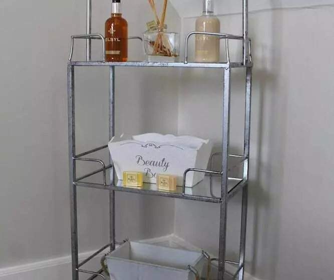 בית מלון כפרי The Ship Inn