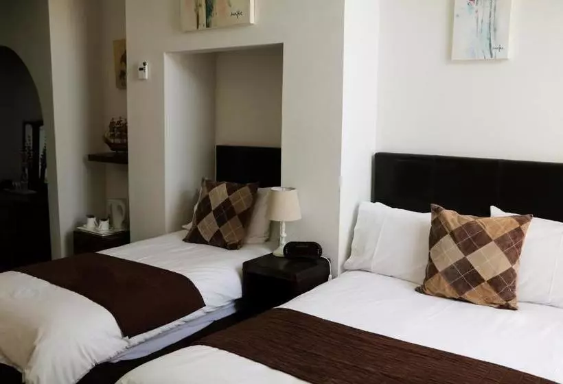 호텔 Trafalgar Guest House