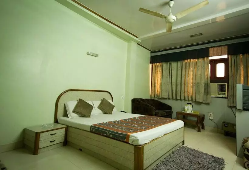 Отель Woodland Dx