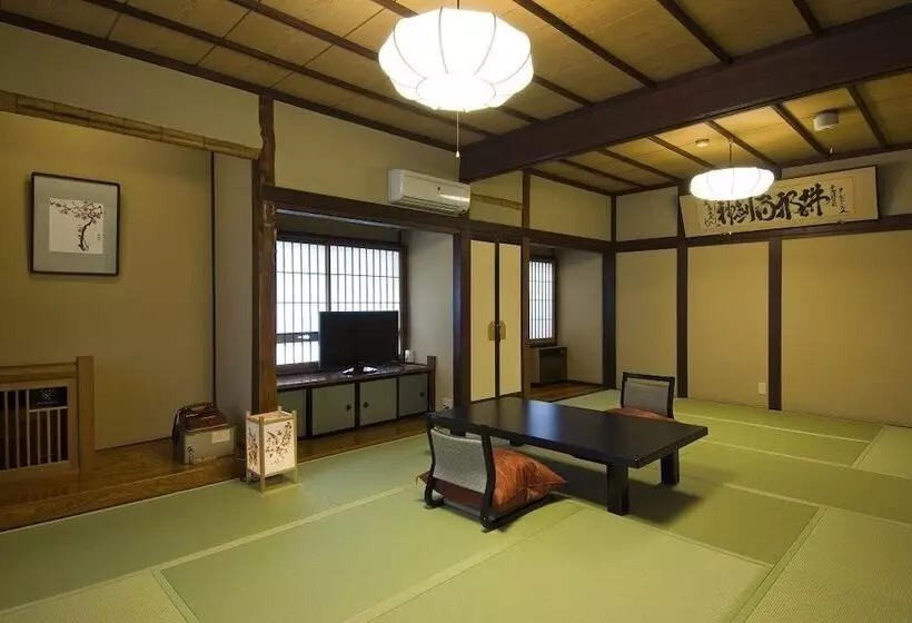 Ekinariya Ryokan
