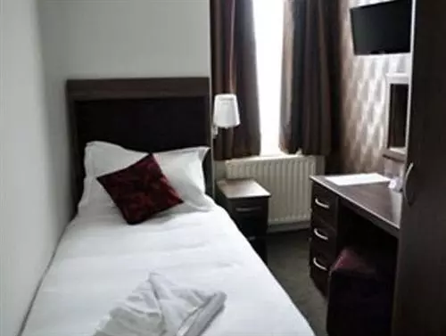 Bed and Breakfast Longdales House B G Lincoln Ltd