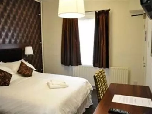 Bed and Breakfast Longdales House B G Lincoln Ltd