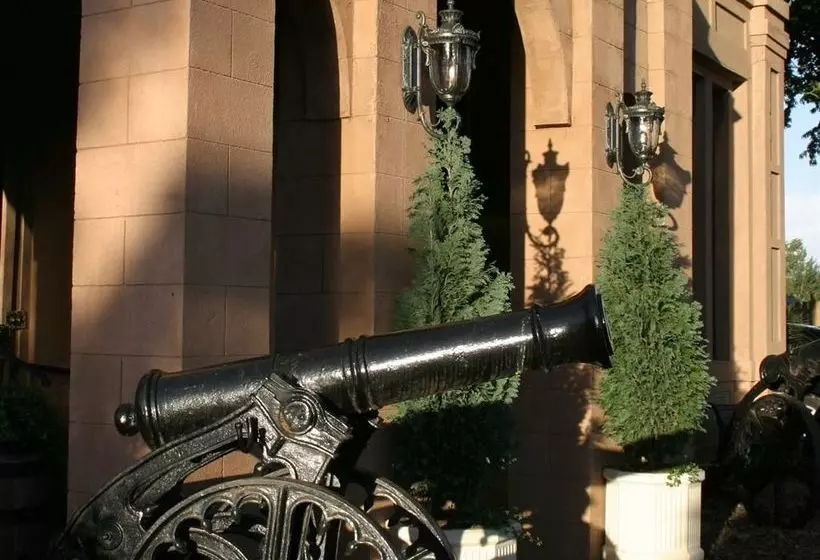 The Retreat Castle Hotel