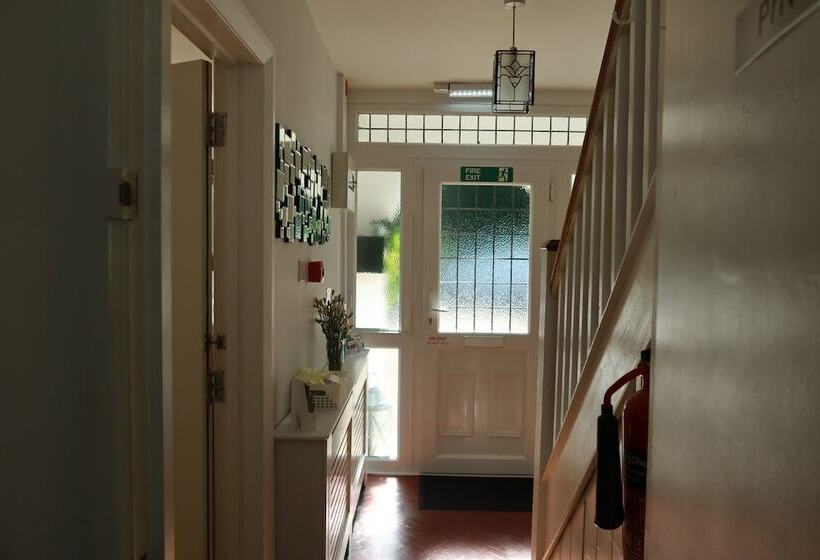 مبيت وإفطار Avonlea Guest House