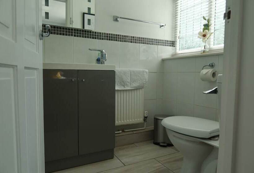 مبيت وإفطار Avonlea Guest House