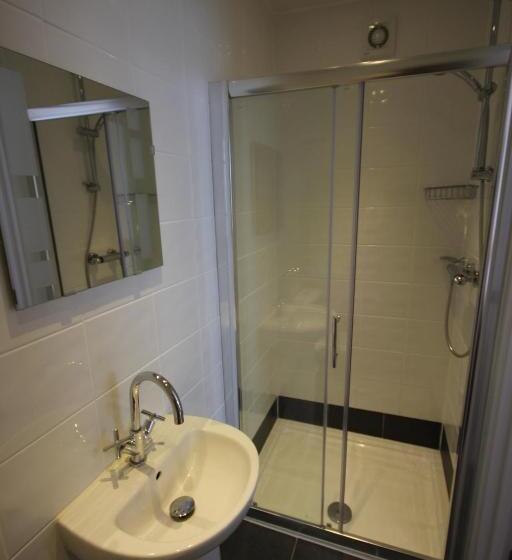 مبيت وإفطار Dolphins