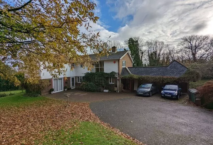 تختخواب و صبحانه Summerfields House