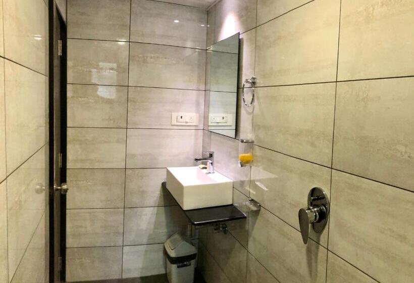 Hotel Avon Ruby Dadar