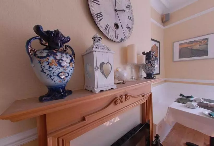 Отель Chiltern Guest House