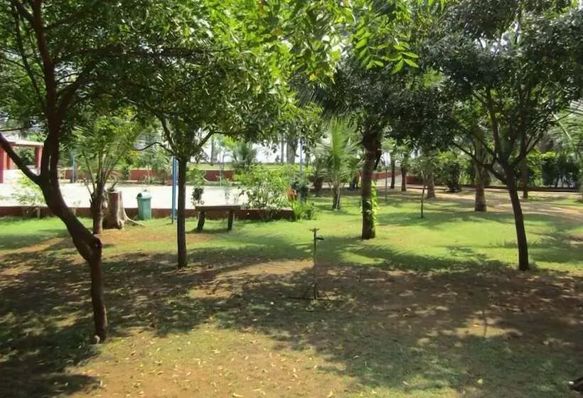 酒店 Mamalla Beach Resort