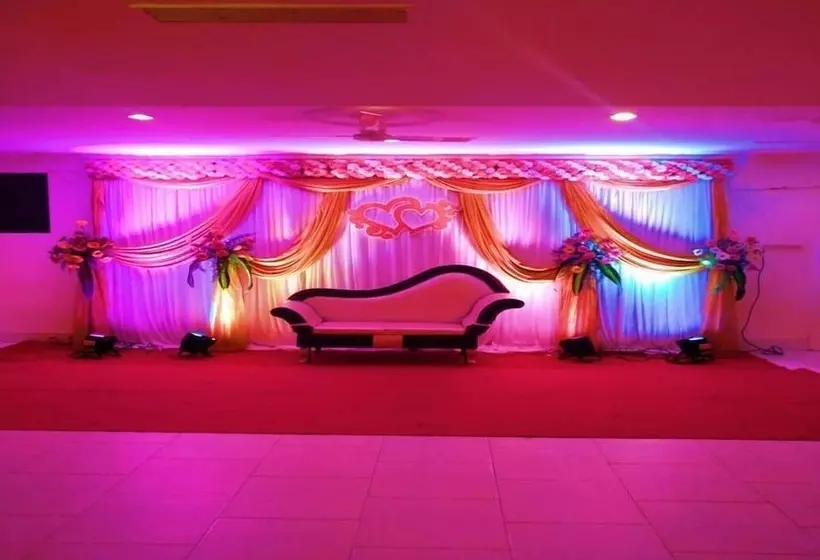 酒店 Mamalla Beach Resort