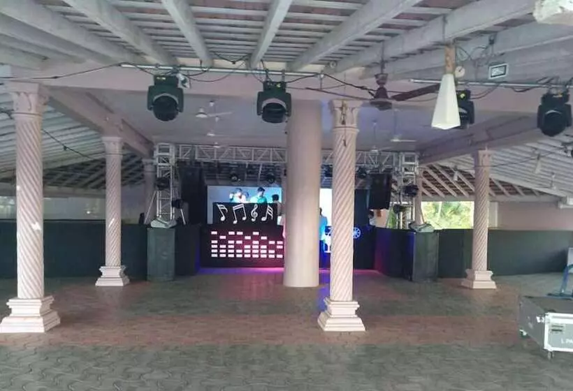 酒店 Mamalla Beach Resort