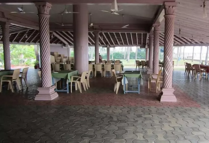 酒店 Mamalla Beach Resort