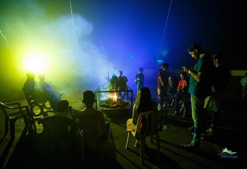 בית מלון כפרי Misty Mountain Resort