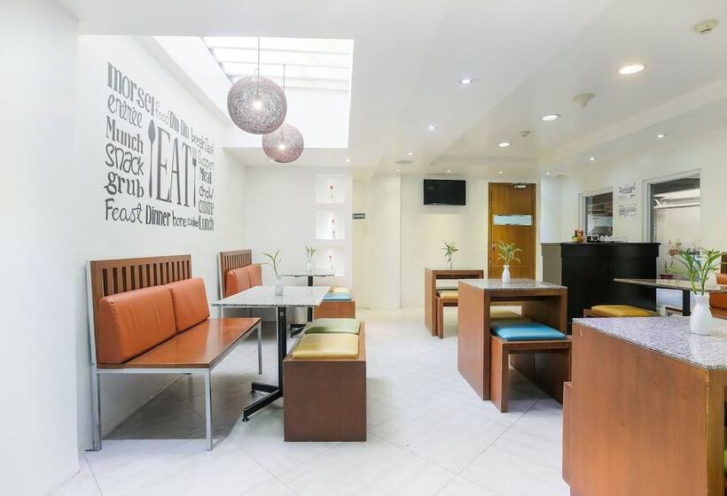 Отель Royale Parc Inn & Suites