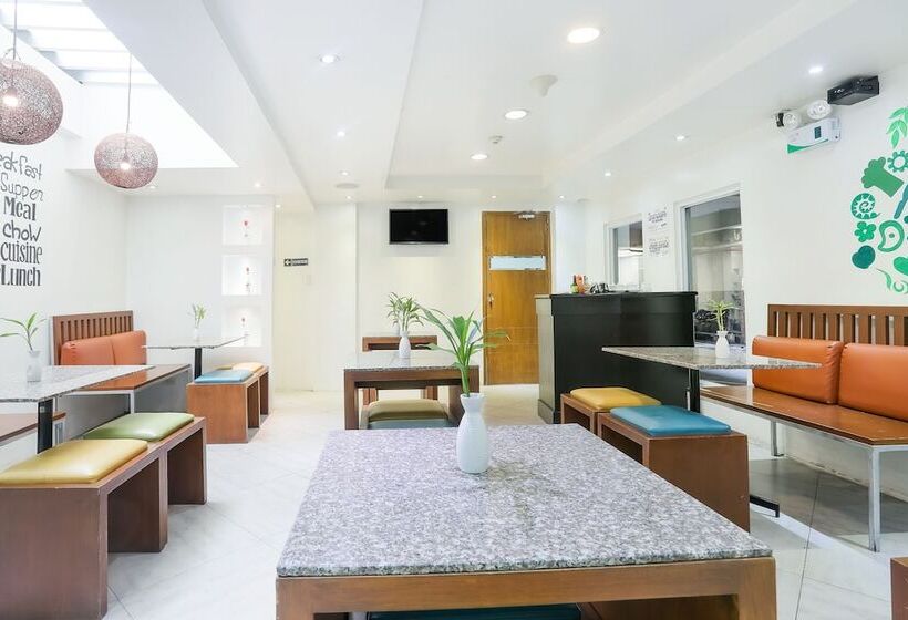 Отель Royale Parc Inn & Suites