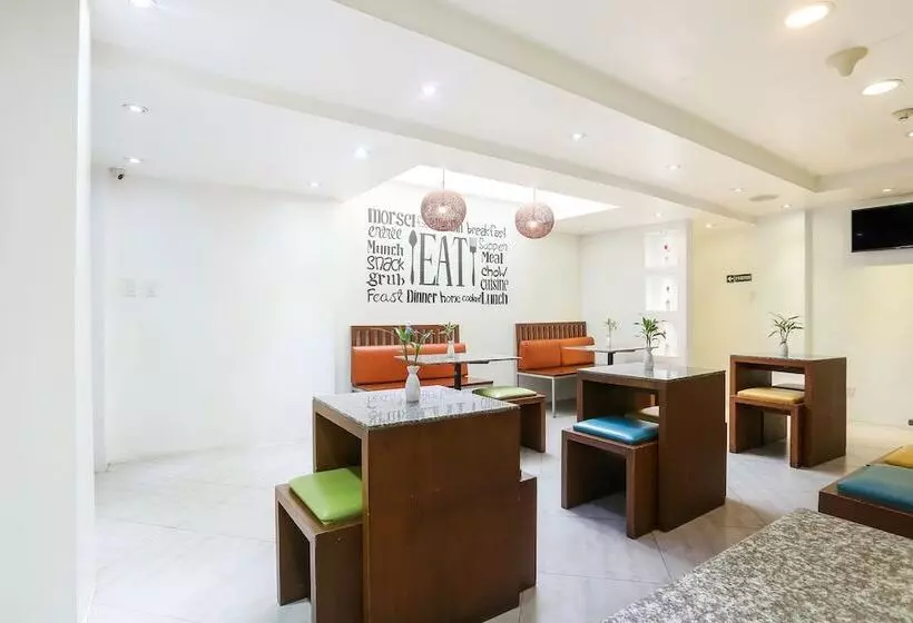 בית מלון כפרי Royale Parc Inn & Suites