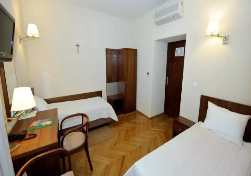 ホテル Sw. Norberta