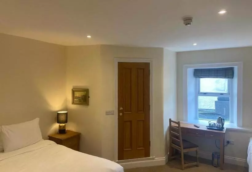 فندق The Greyhound