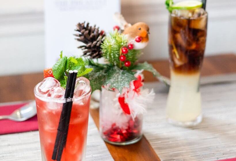 فندق The Pheasant Bar & Restaurant