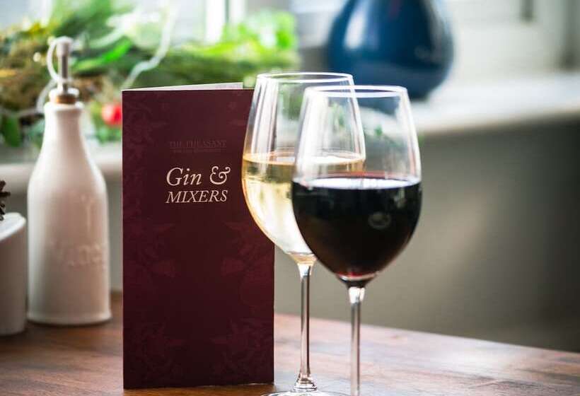 فندق The Pheasant Bar & Restaurant