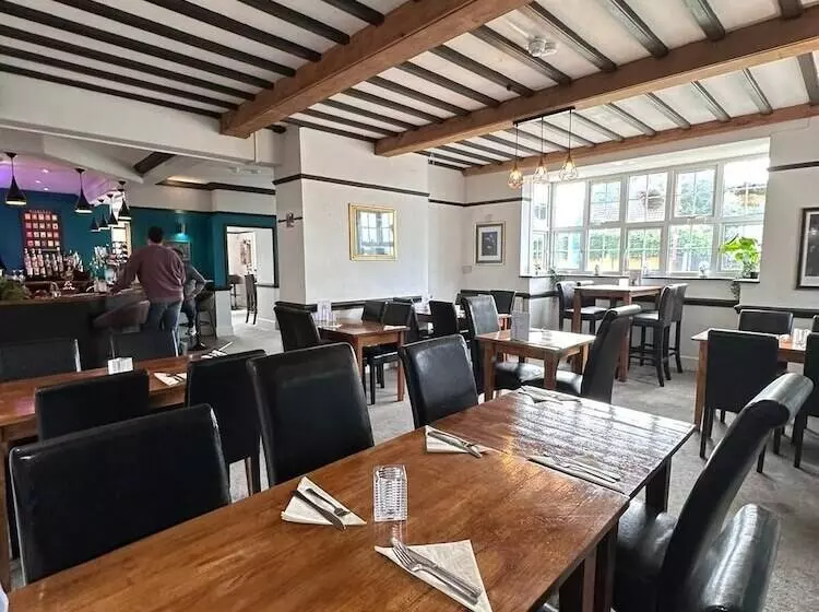 Hotelli The Pheasant Bar & Restaurant