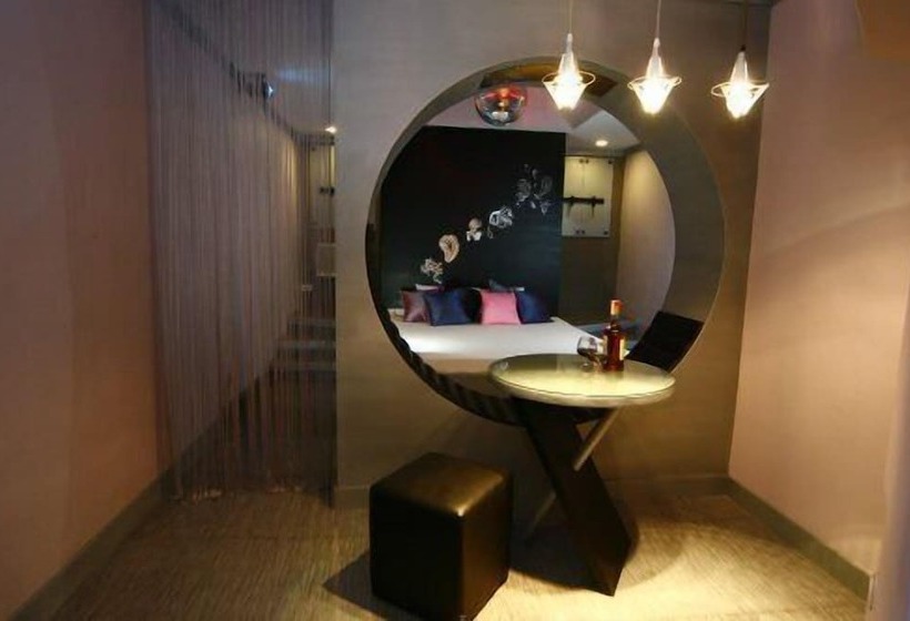 酒店 Victoria Court Suites Pasig