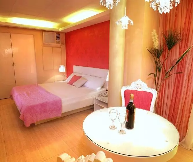 Отель Victoria Court Suites Pasig