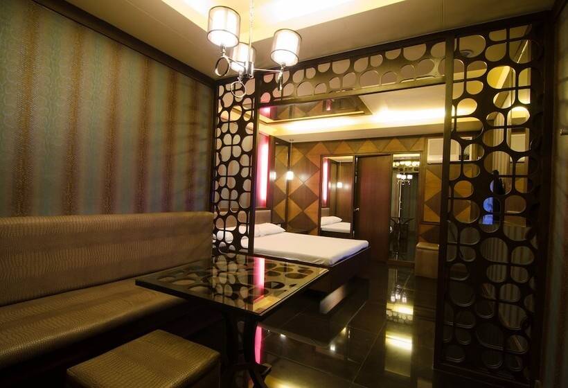 酒店 Victoria Court Suites Pasig