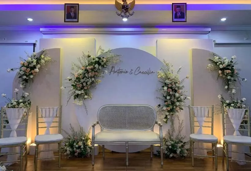 اقامتگاه The Banyumas Villa