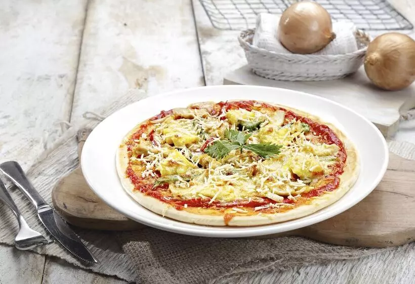 اقامتگاه The Banyumas Villa