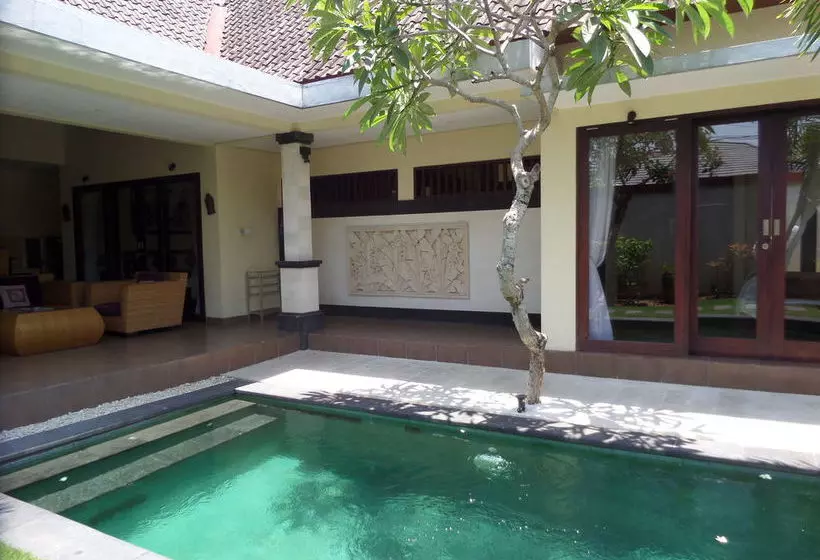 Tanjung Lima Hotel Legian
