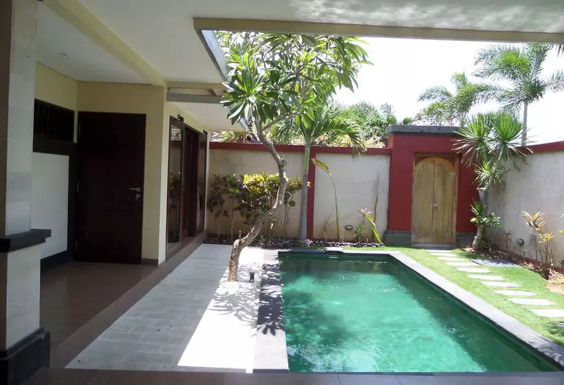 Tanjung Lima Hotel Legian