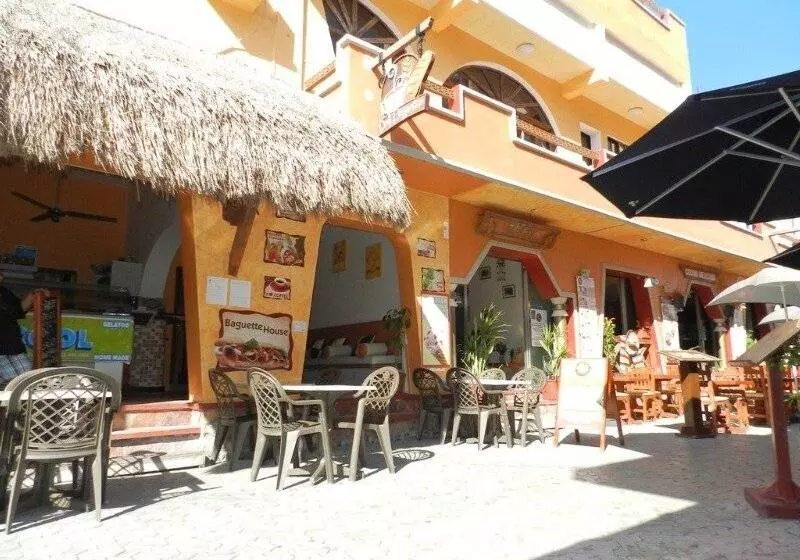 호텔 & Restaurant Bucaneros, Isla Mujeres