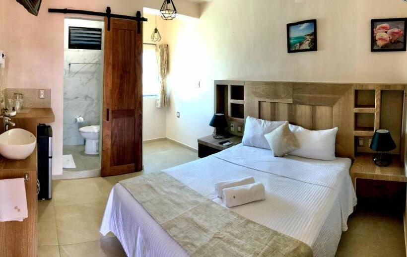 בית מלון כפרי & Restaurant Bucaneros, Isla Mujeres