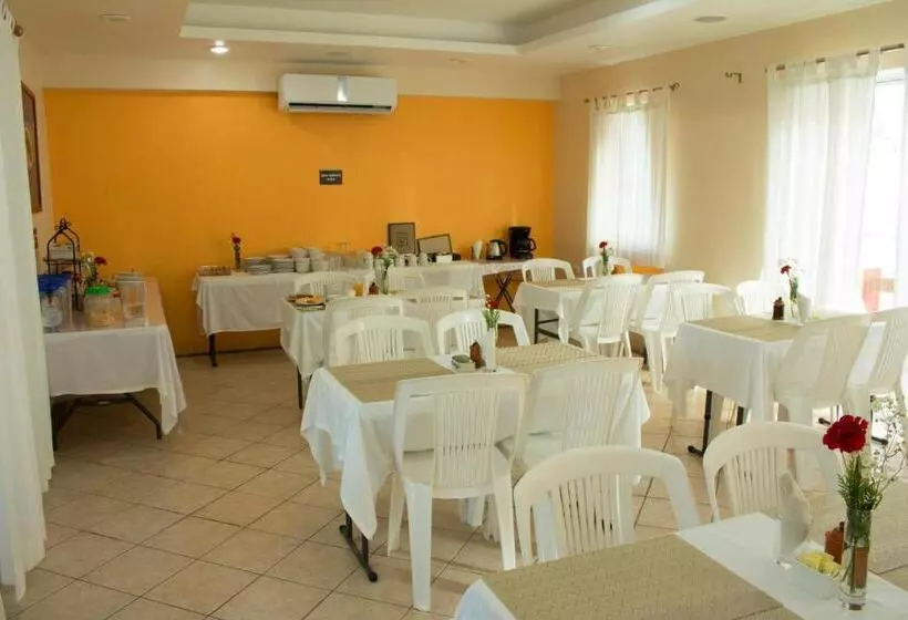 호텔 & Restaurant Bucaneros, Isla Mujeres