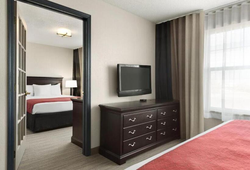 Отель Country Inn & Suites By Radisson, Kansas City At Village West, Ks