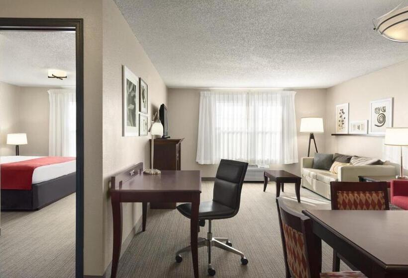 Отель Country Inn & Suites By Radisson, Kansas City At Village West, Ks