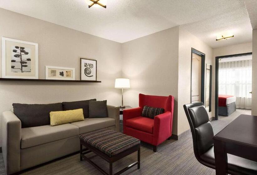 Отель Country Inn & Suites By Radisson, Kansas City At Village West, Ks