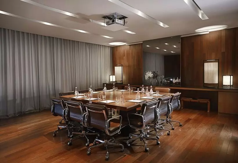 هتل Hansar Bangkok