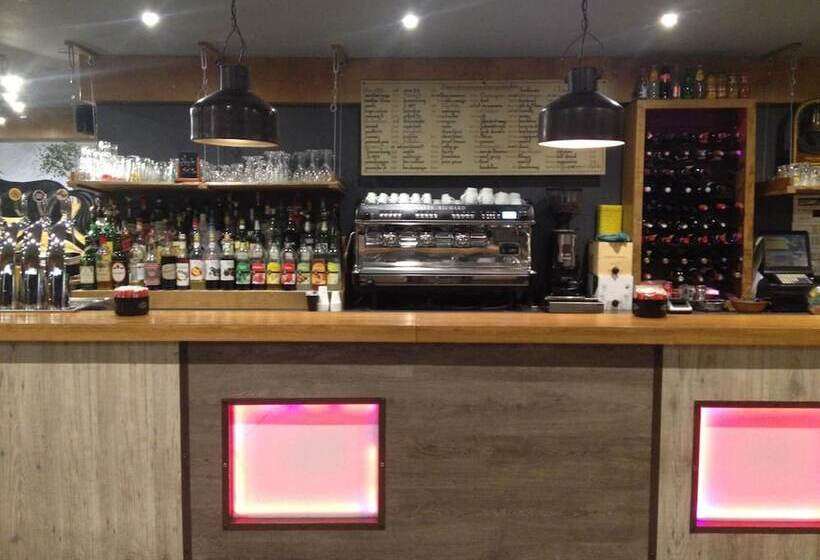 호텔 Le Cheval Noir Hôtel Paris Pantin