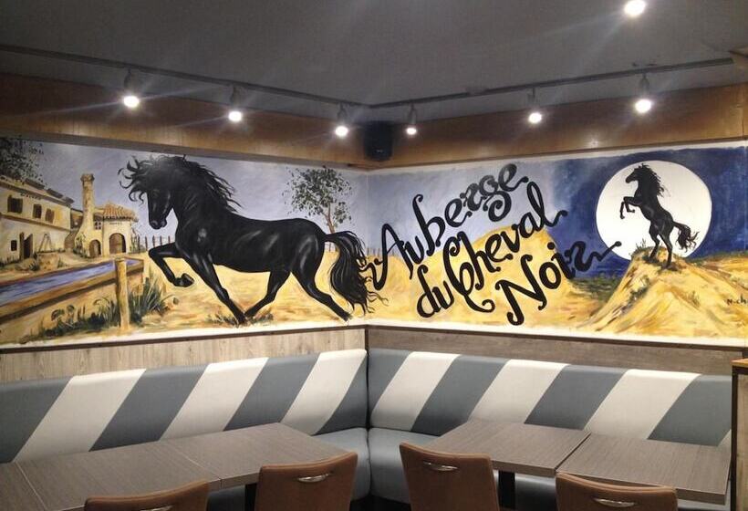 호텔 Le Cheval Noir Hôtel Paris Pantin