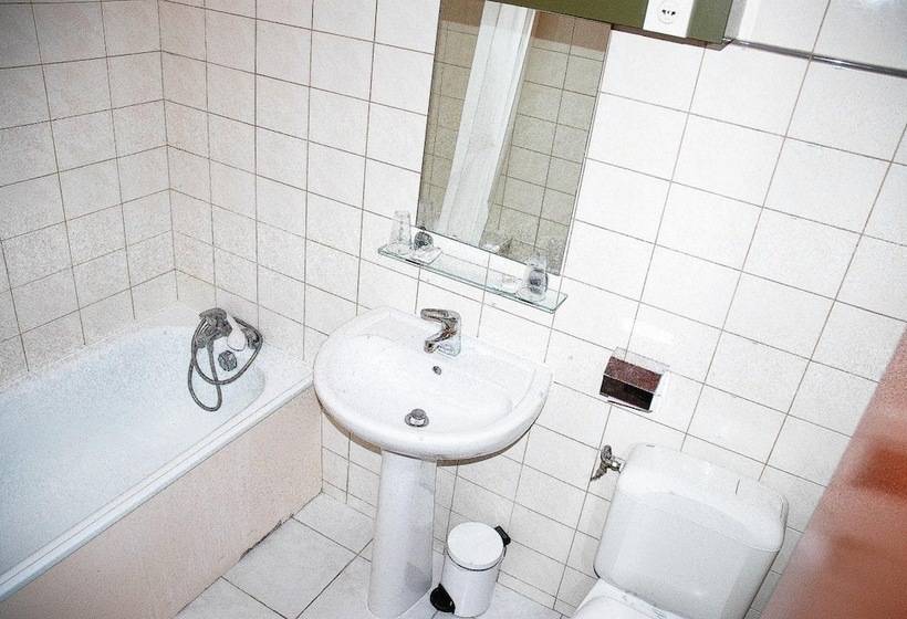 호텔 Le Cheval Noir Hôtel Paris Pantin