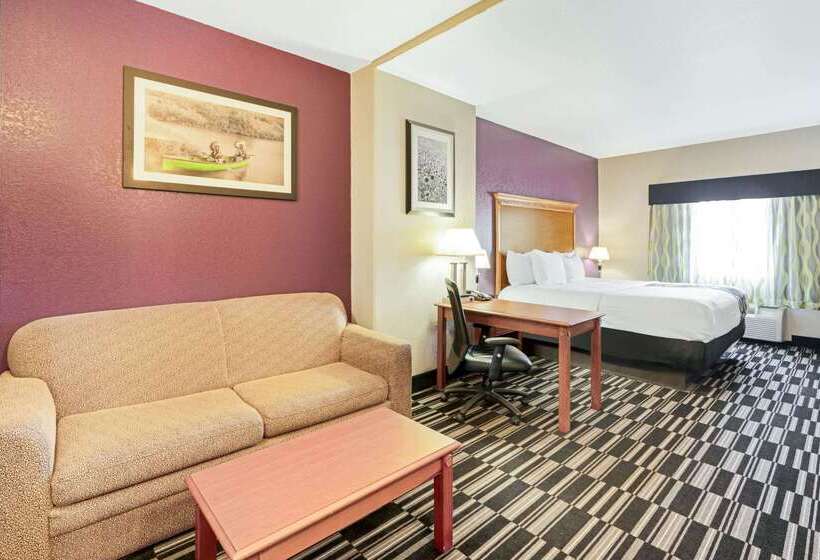 Hotel La Quinta By Wyndham Ada