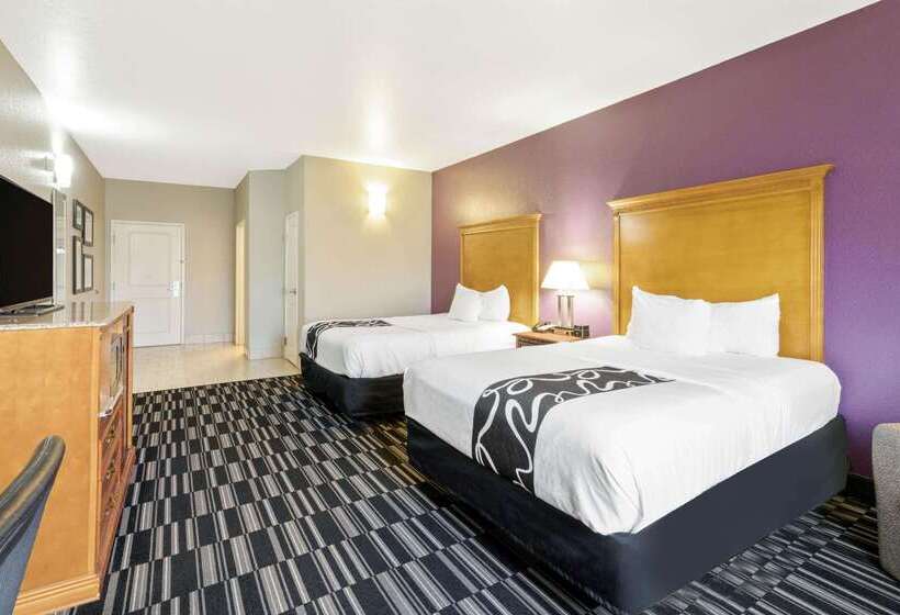 Hotel La Quinta By Wyndham Ada