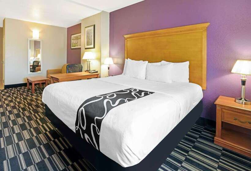 Hotel La Quinta By Wyndham Ada