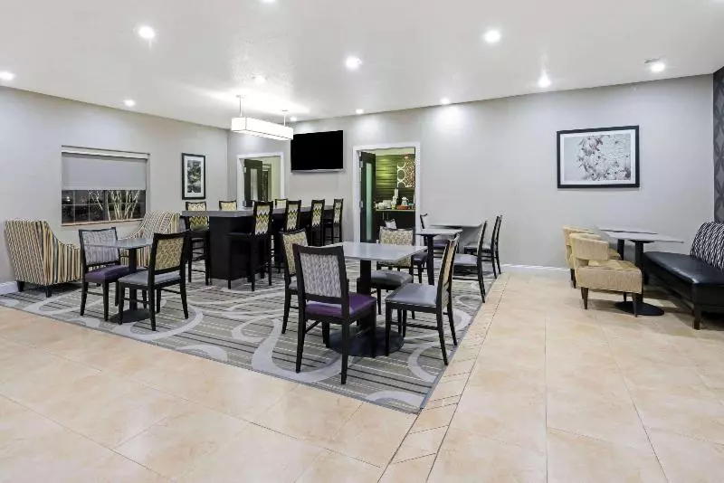 ホテル La Quinta By Wyndham Ada