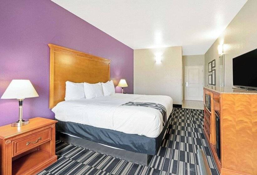 Hotel La Quinta By Wyndham Ada