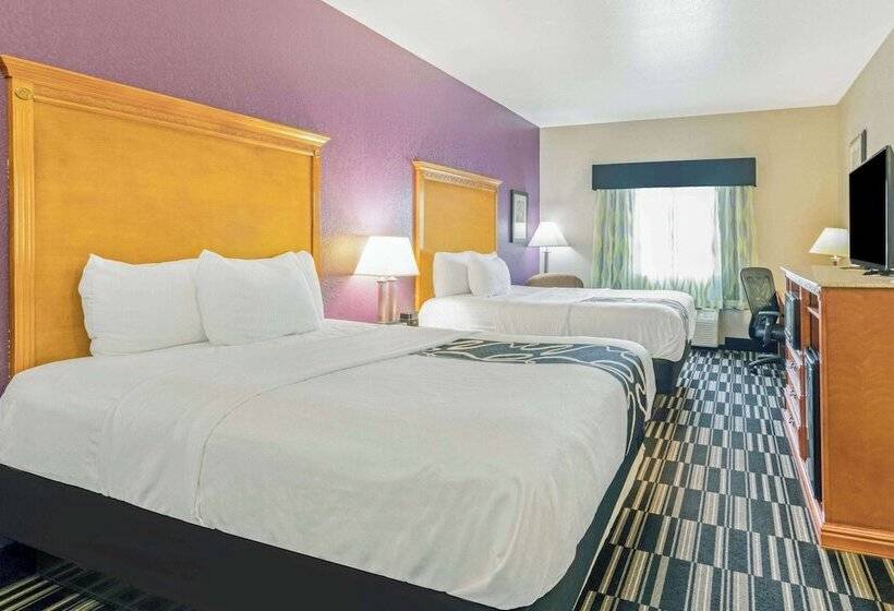 Hotel La Quinta By Wyndham Ada